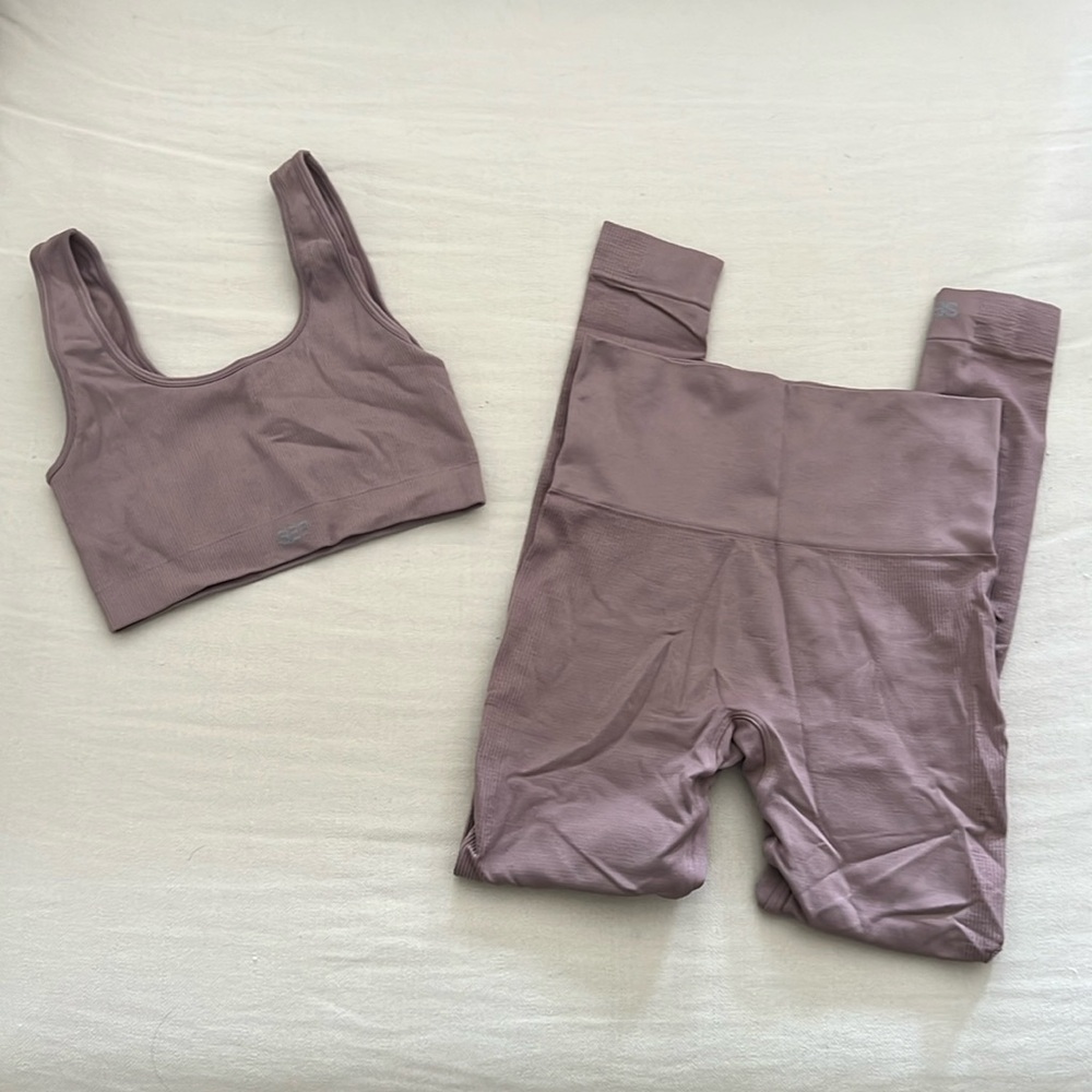 Set Active Bra and Leggings Set 🍬 Both Size XS